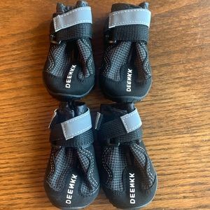 DEENKK Velcro closure non slip dip boot for small dogs up to 19.8 lbs NWOT